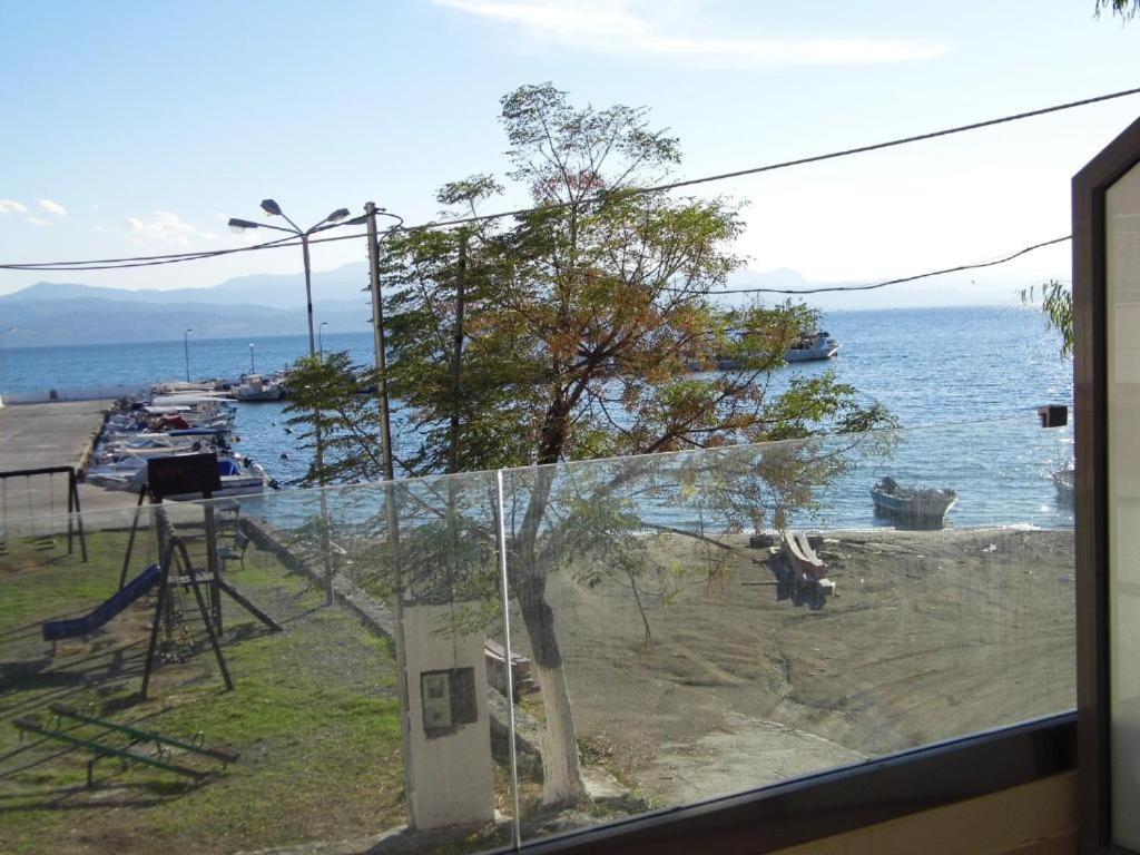 Filippos Apartments Amarynthos Eksteriør billede