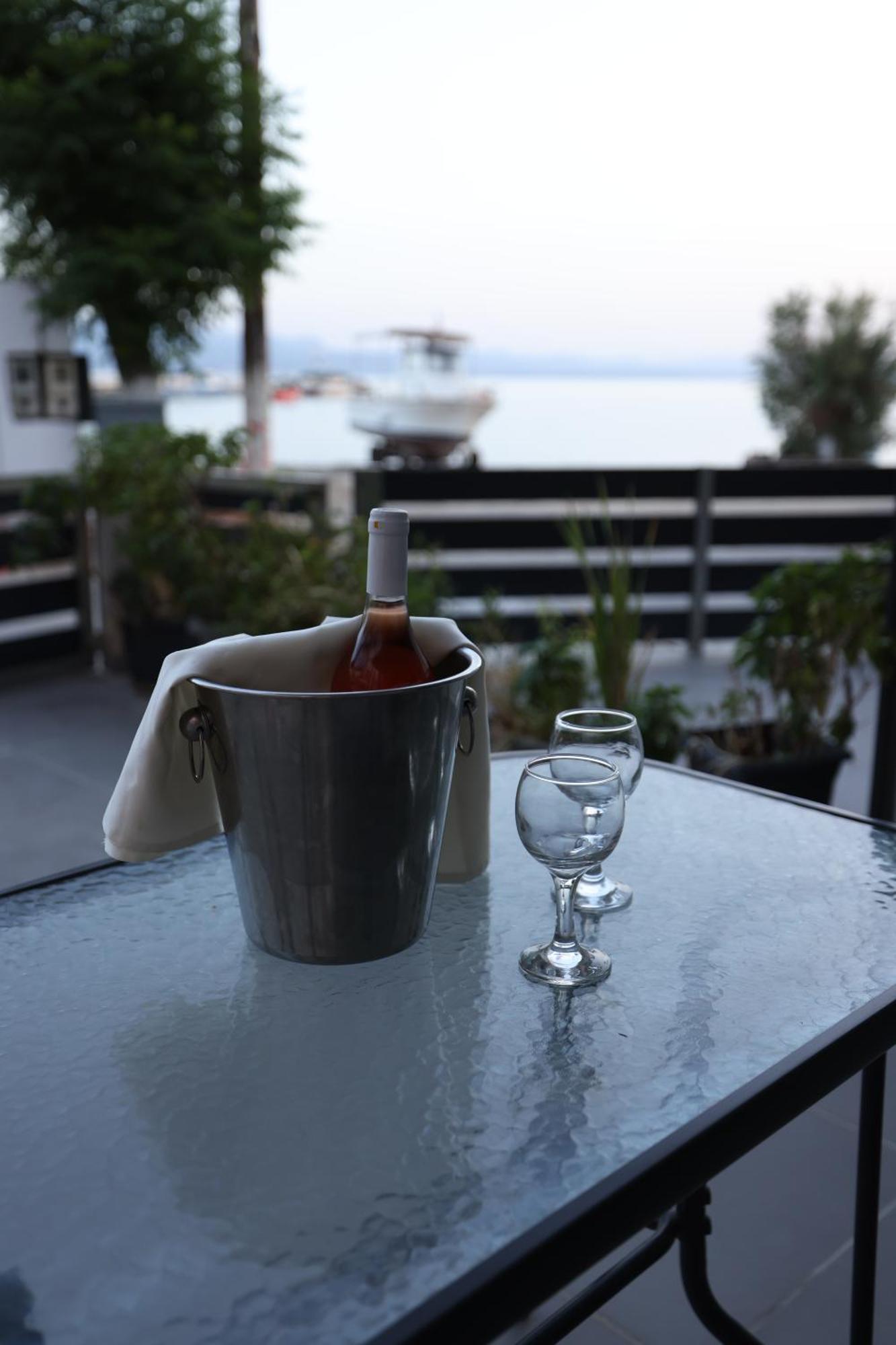 Filippos Apartments Amarynthos Eksteriør billede